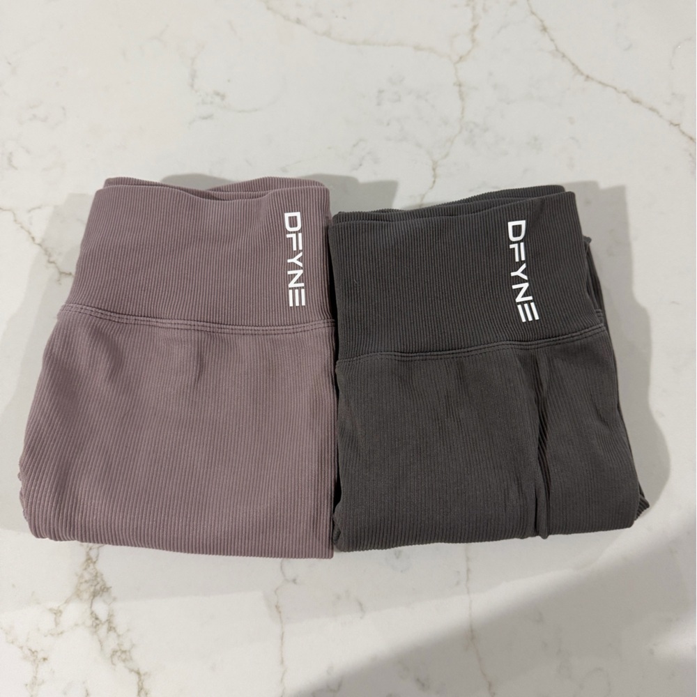 DFYNE Women’s Ribbed High-Waist Leggings - Mauve and Charcoal - Picture 3 of 7